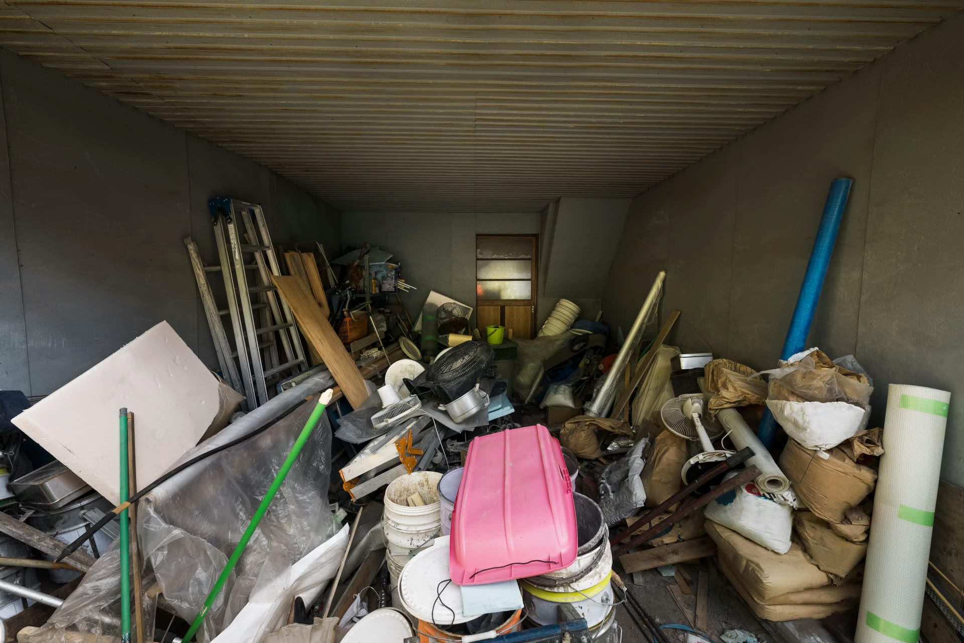 Blog post Top 7 Signs It’s Time to Declutter Your Home image